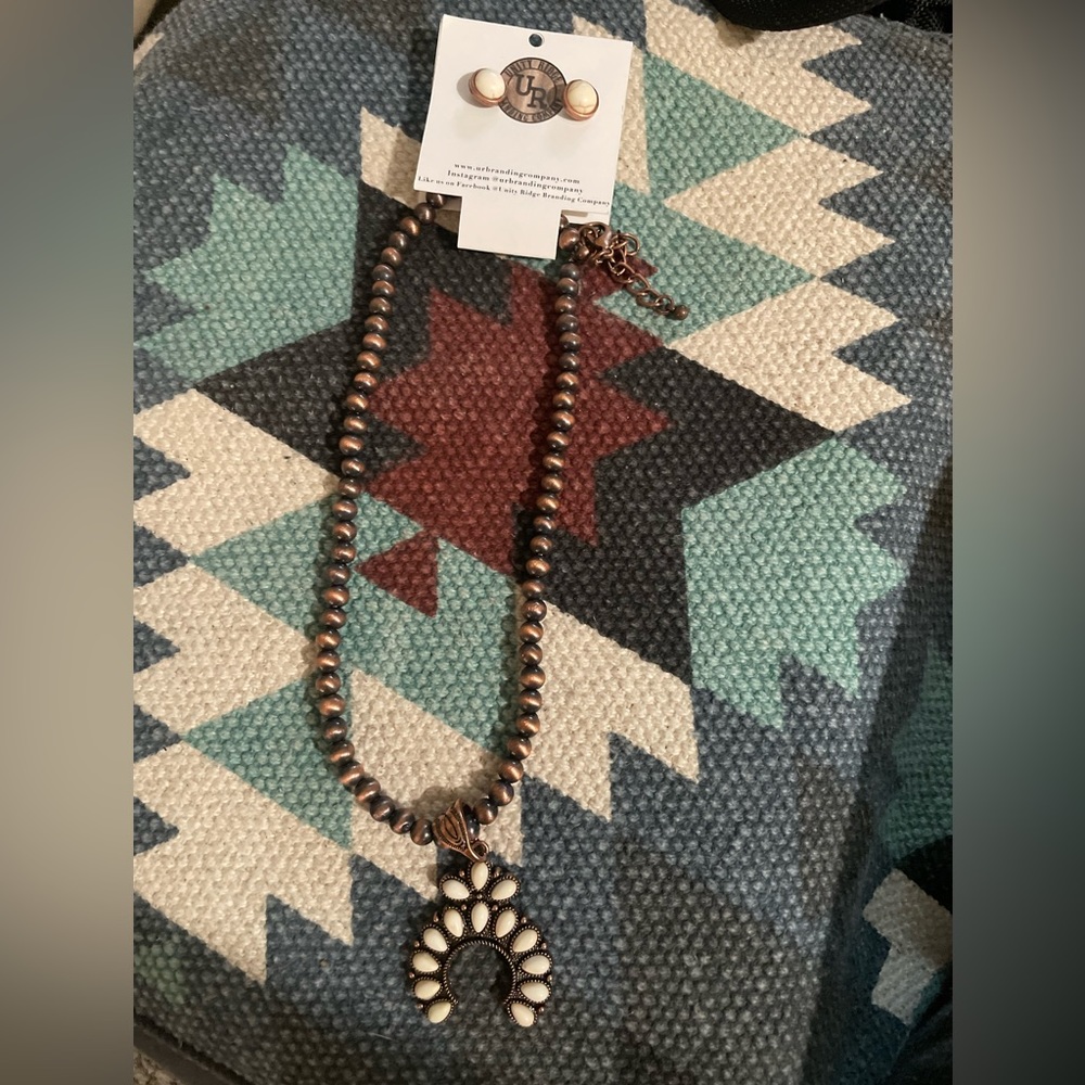 Western necklace